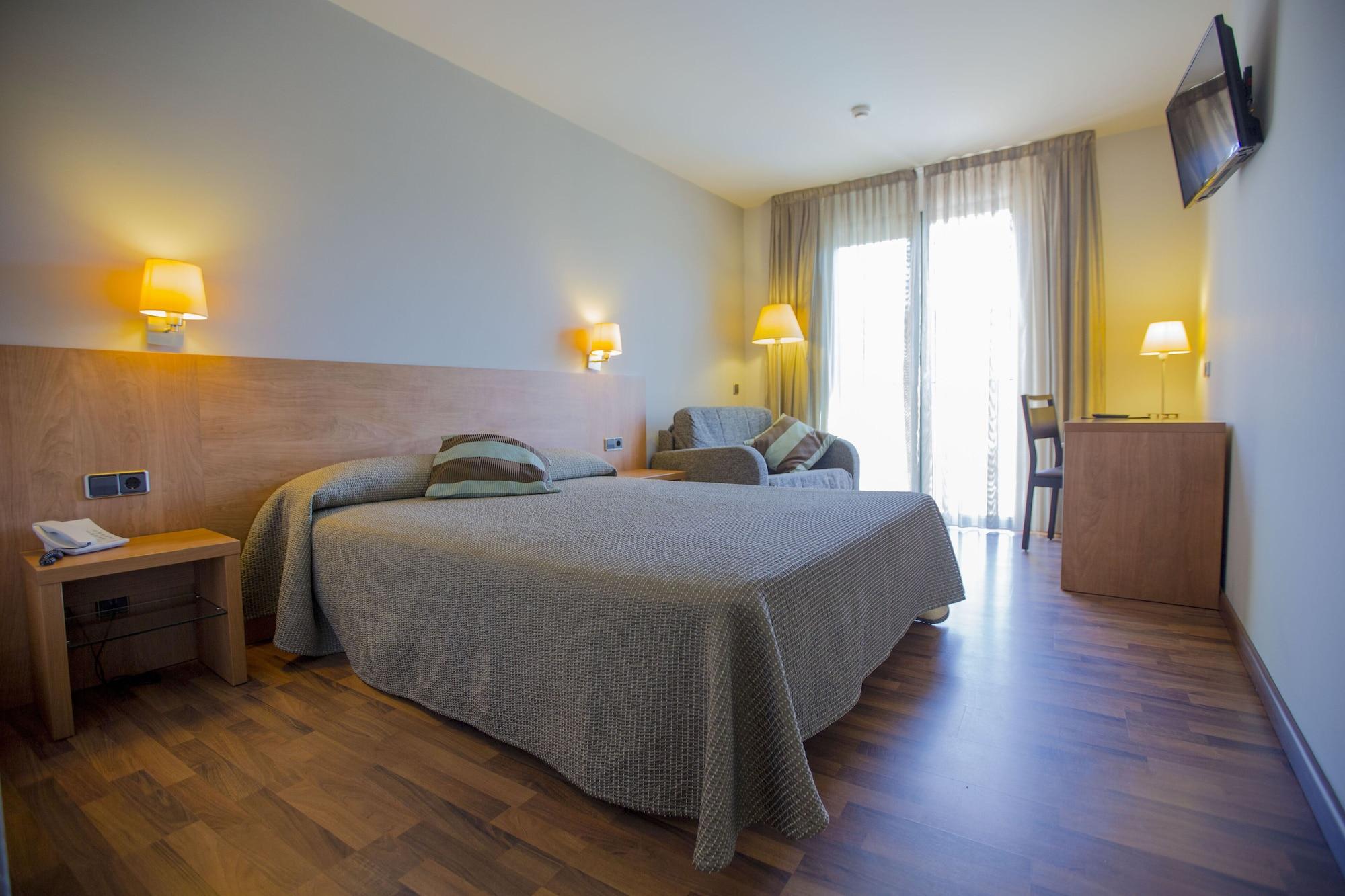 ל'אסטרטיט Hotel Medes II מראה חיצוני תמונה
