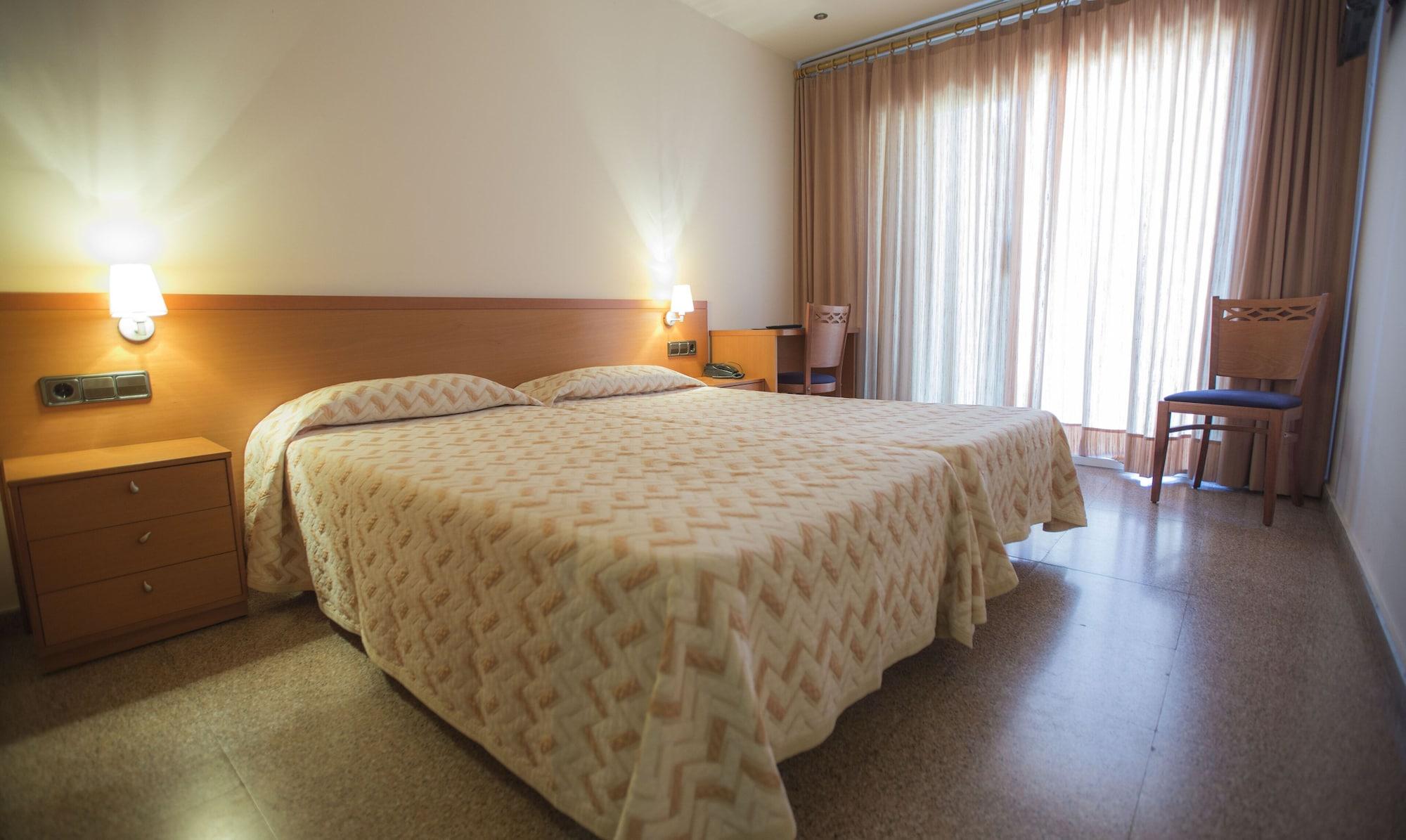 ל'אסטרטיט Hotel Medes II מראה חיצוני תמונה