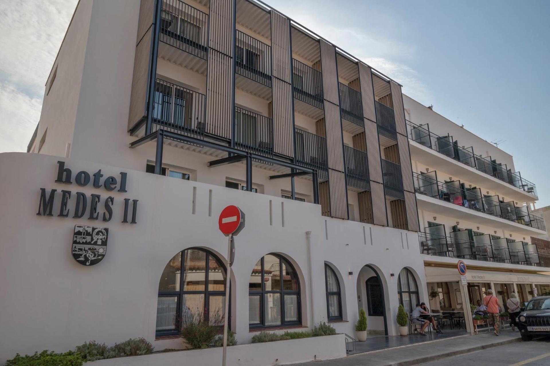 ל'אסטרטיט Hotel Medes II מראה חיצוני תמונה