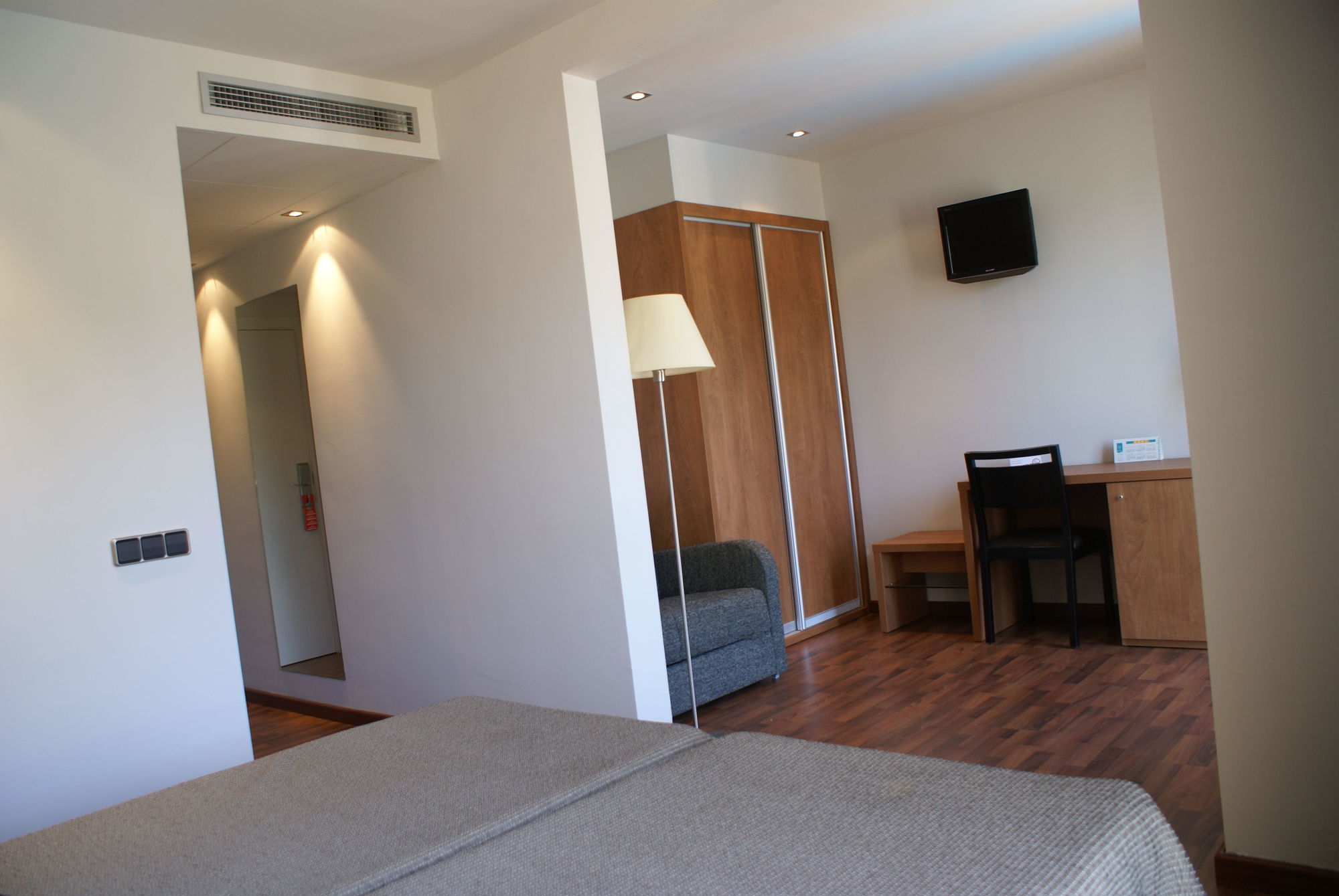 ל'אסטרטיט Hotel Medes II מראה חיצוני תמונה